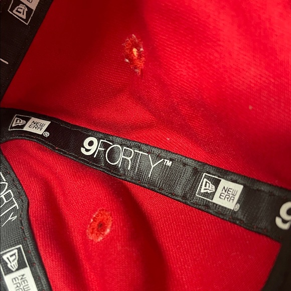 New Era Red 9FORTY Detroit Red Wings Cap - Picture 2 of 9